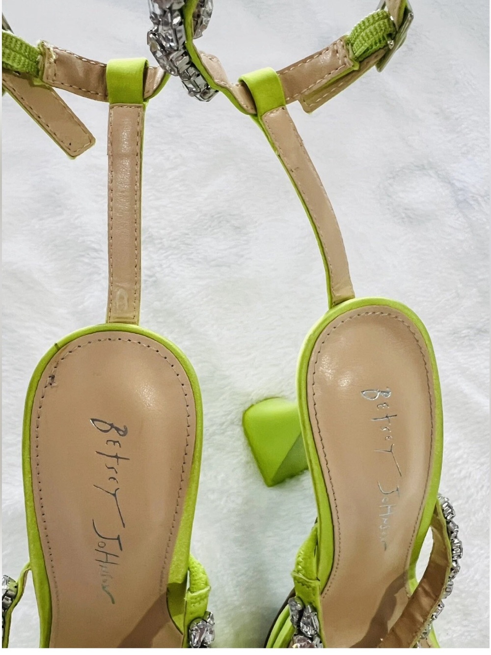 Betsey Johnson SB-Perry Citron Rhinestone Flare Heel Sandals Sz 7 M Like New - Picture 7 of 16